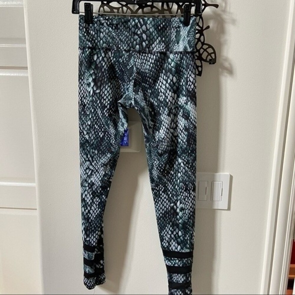 Strut This Stella Python Print Legging M - image 2
